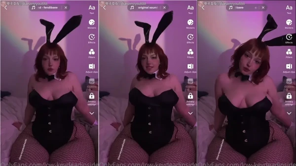 Delícia discreta, toda sexy vestida de coelhinha