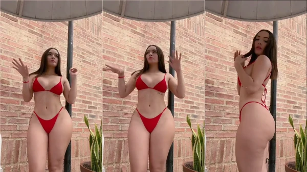 Nesse vídeo, a tiktoker faz um show à parte, só de calcinha e sutiã