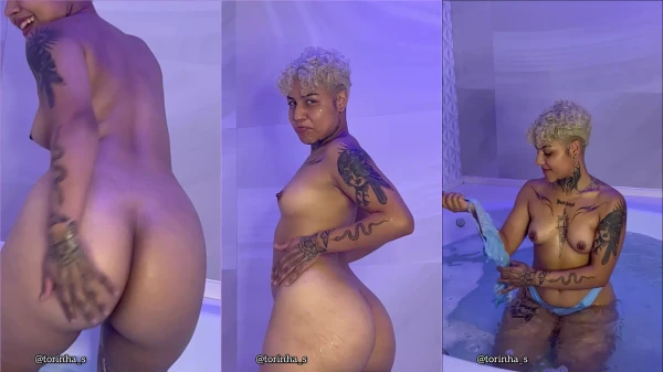 Olha a Torinha se despindo, tirando a calcinha e o sutiã!