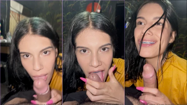 Vídeo da Sophia Leeh que tá com um boquetinho gostoso de dar água na boca