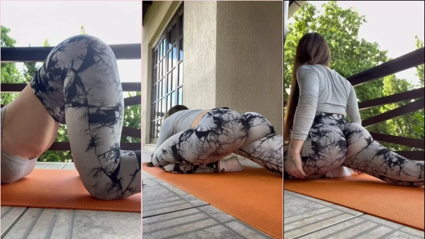 Julia Govea, uma gostosona de bundão bem empinado, mandando ver na sofrência!
