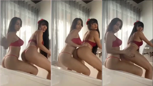 Onlyfans de graça com a Juliana Bonde mostrando tudo junto com sua amiga cheia de curvas!
