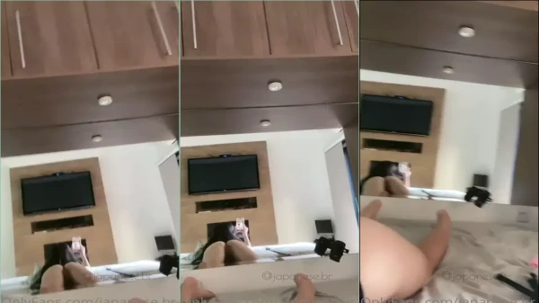 Rolou um vazamento da japanesebr se mostrando sem calcinha!