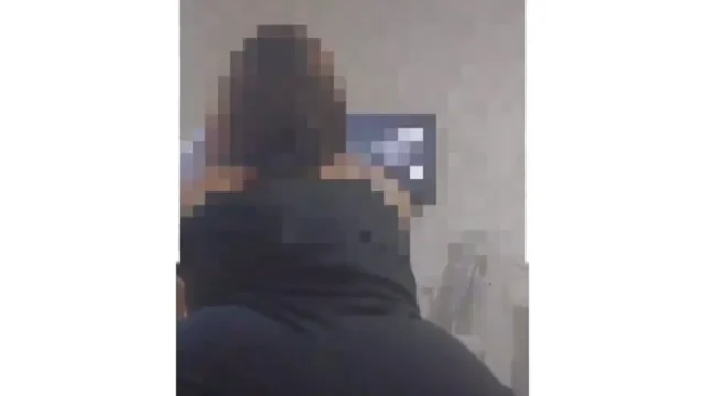 Vídeo da Thay Andrade mostrando o bumbum