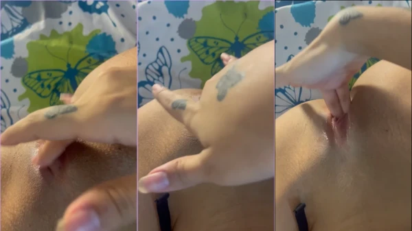 Brenda Vasquez, toda libidinosa, se dando prazer e curtindo muito