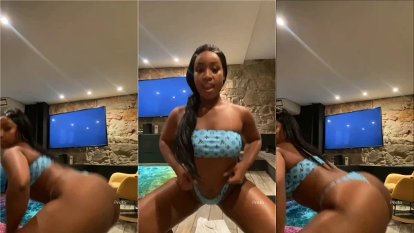 Preta Zade, a morena gostosona, se dando uma palmadinha!