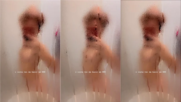 Vídeo picante da gnomida se mostrando debaixo do chuveiro